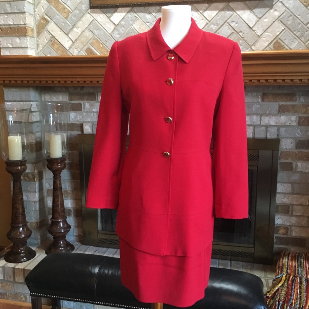Beautiful Red Renee DuMarr Womens Suit.